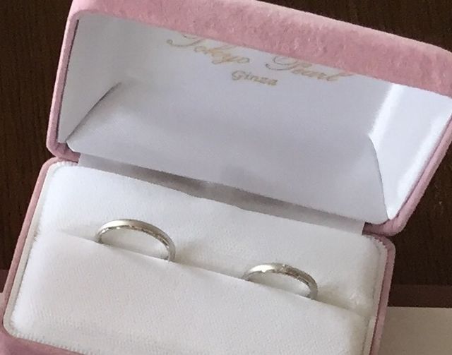 シンプルなプラチナリングです。