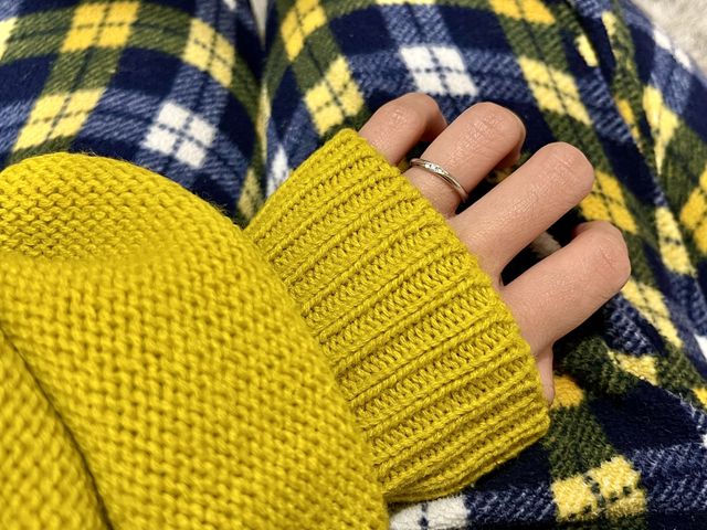 細身のデザインで馴染みやすいのでリラックスタイムにも着用中〜