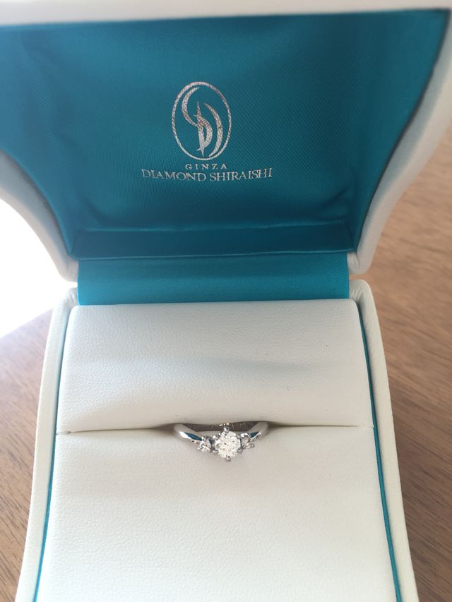 指を長く見せてくれるデザインも気に入りました♪