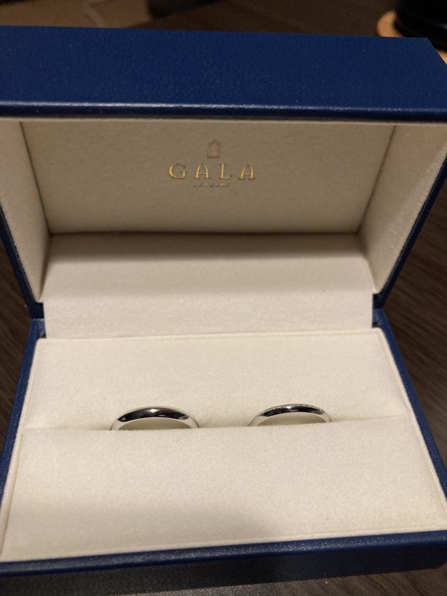 2パターン楽しめるデザインでシーンに合わせて使え、好みです。