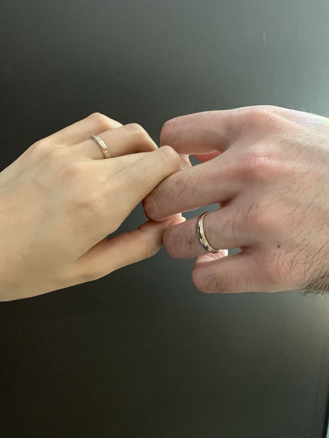 ゴールドとプラチナのコンビネーションでミル打ちのリング