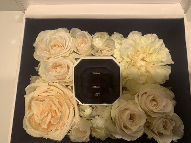 写真用にお花の箱に入れてくれました【箱、花の持ち帰りはなし】