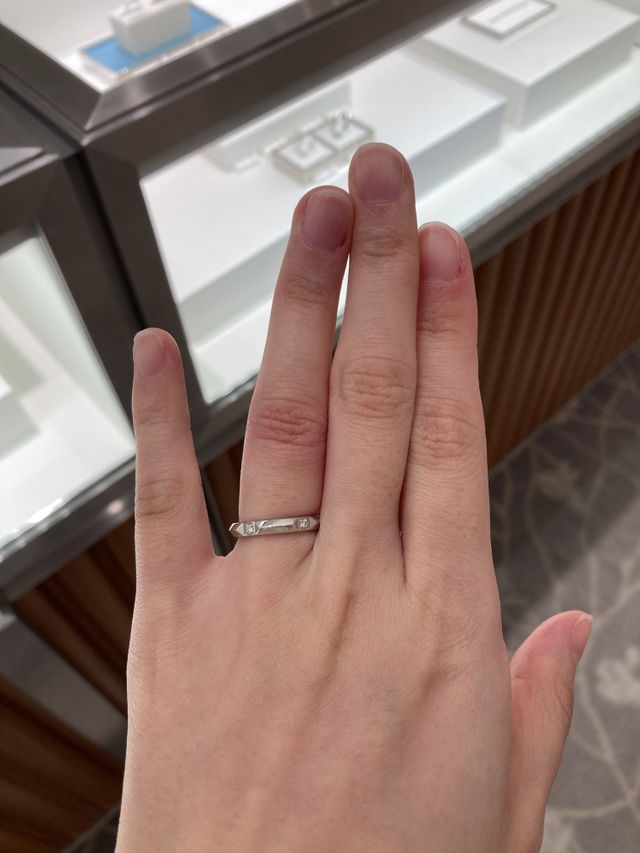 しっかり太さもあるリングです。