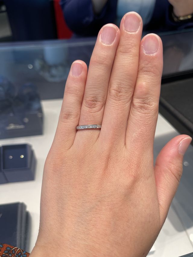 プリンセスカットのエタニティリング