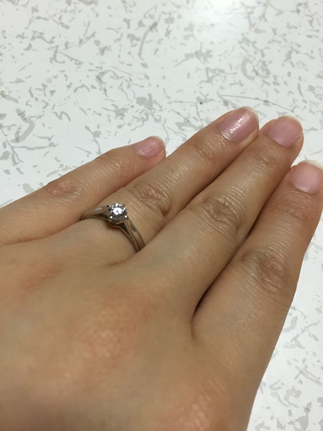 4℃の婚約指輪です。