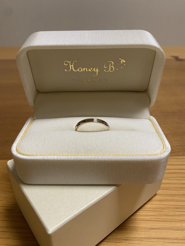 シンプルなデザインで色も気に入りました。