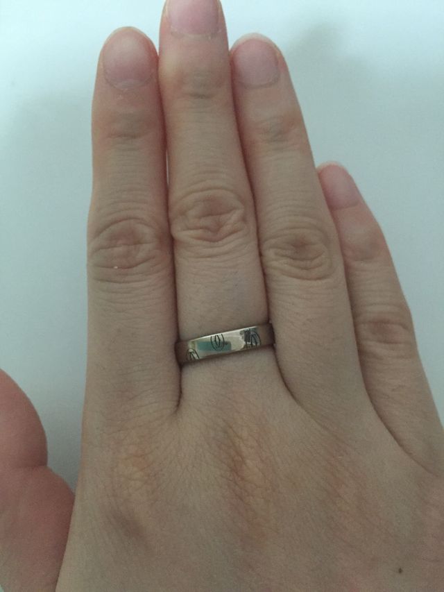 主人用に購入しました ハッピーバースデイのロゴリング