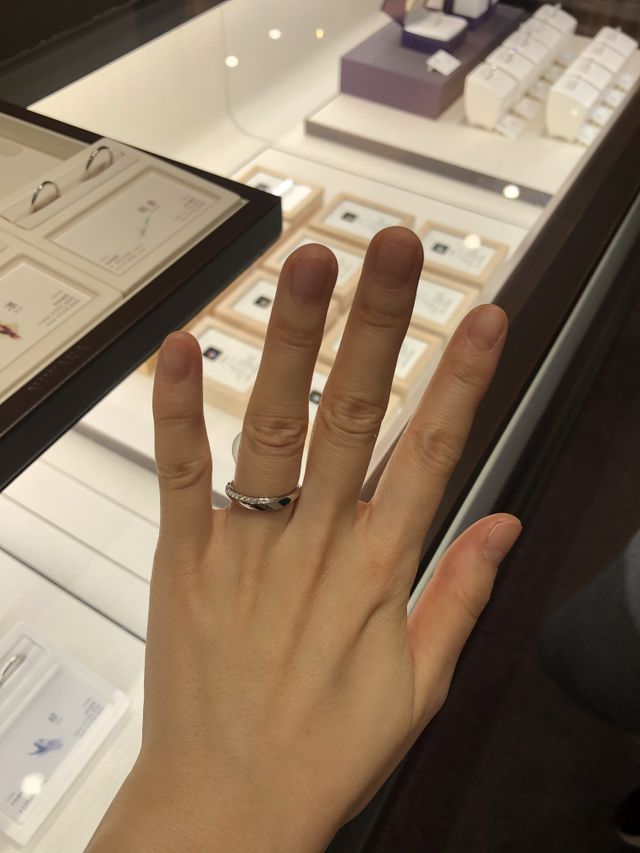 ダイヤが入っています。