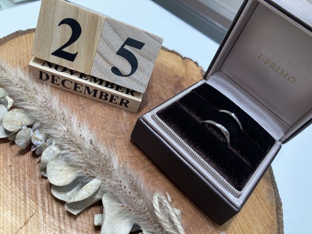 購入時に店舗で結婚記念日の表示にしてもらい撮影しました‼︎