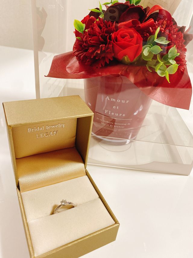 スノードロップの婚約指輪です。