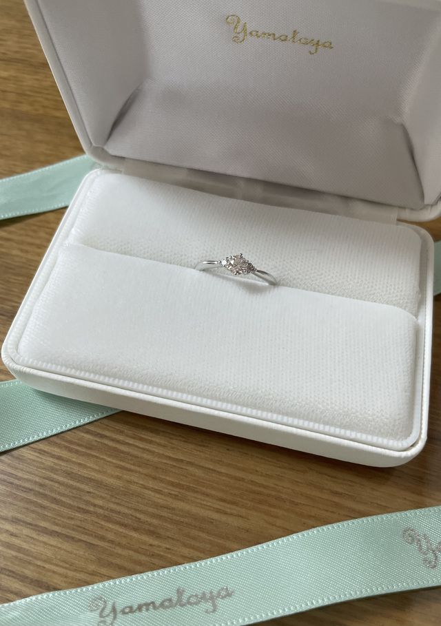 yamatoyaオリジナルの婚約指輪です。