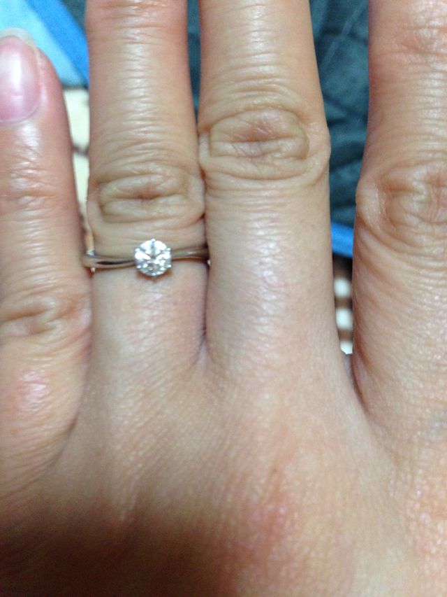 婚約指輪シンプルなデザイン