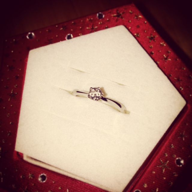 婚約指輪です。