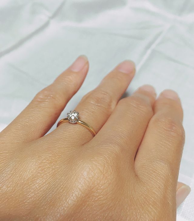 太めの関節も華奢に見せてくれるデザイン