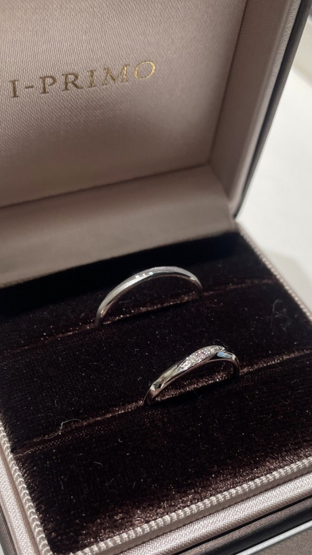 真ん中にピンクダイヤモンドを入れてもらいました！