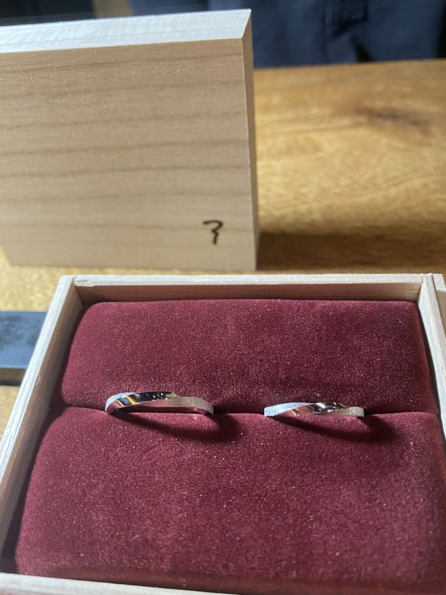 捻りと石地のデザインがかっこよく大変満足してます。