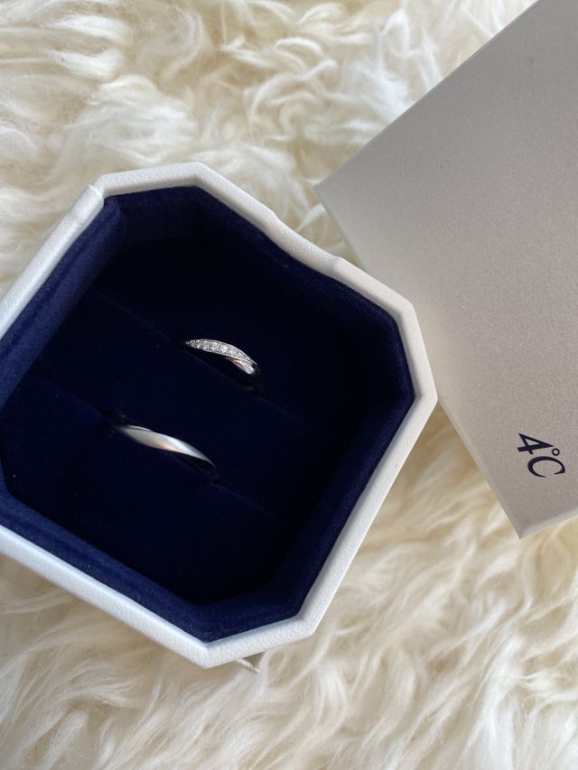 4℃ブライダルで購入した結婚指輪です。