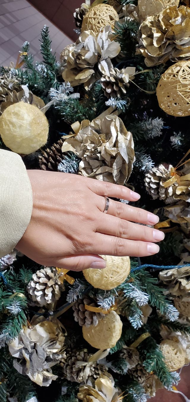 色黒、指太めなので指輪を太めにしました。