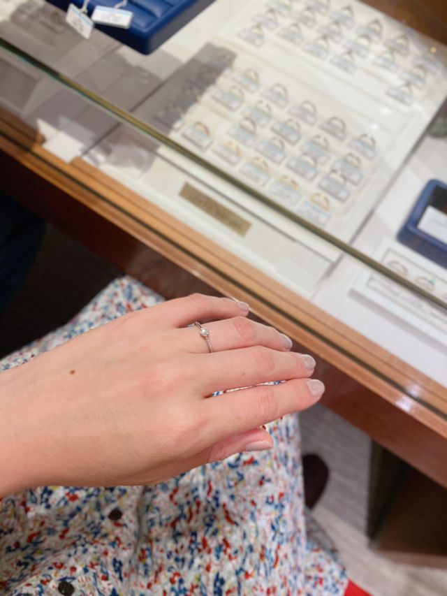 輝きが驚くほど美しいダイヤモンドに出会えました！