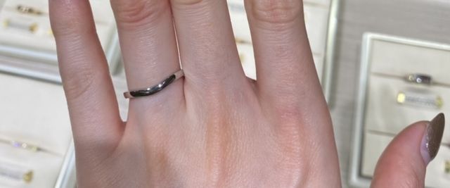 バレリーナ。指がとても長く見え、華奢に見える。