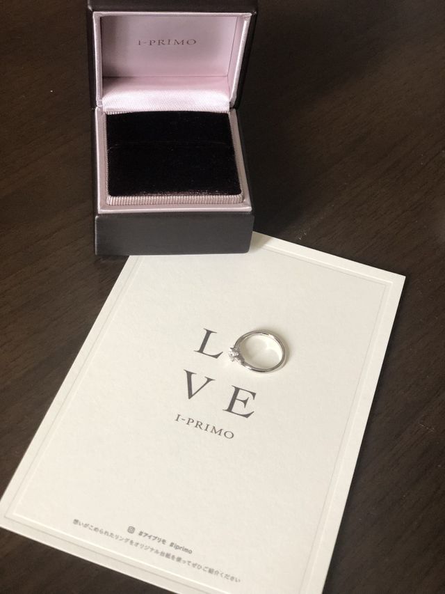 流れるようなウェーブラインとダイアモンドの輝きが素敵です！