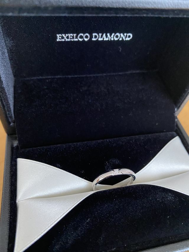 ミル打ちのシンプルなデザイン