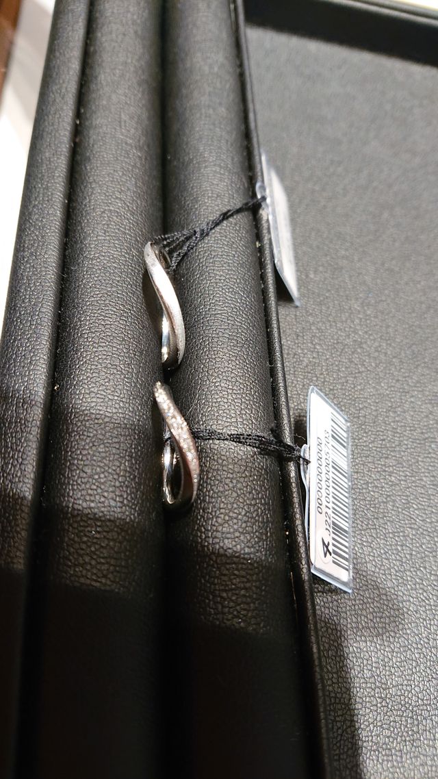 ウェーブが強い指輪