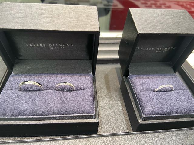 ベッドフォードと婚約指輪にマネチを購入しました。