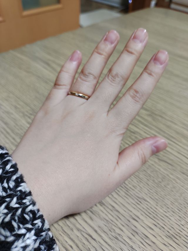 8.5号です。細い指輪です。