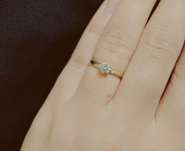 ダイヤの質感、ゴールドが入っている所が気に入りました。