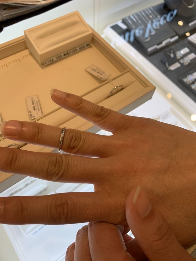 一粒ダイヤです。