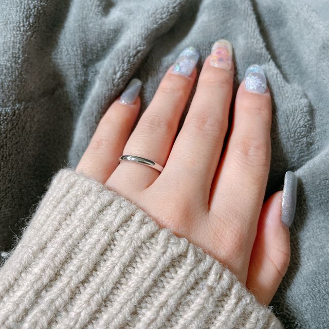 ダイヤ1粒のシンプルなストレートです。