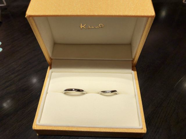 メンズはストレートタイプ、レディースはウェーブタイプです