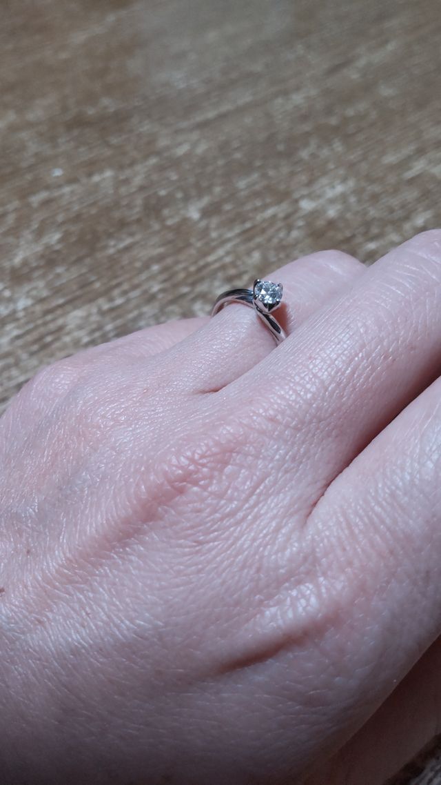 斜め横からの写真です。