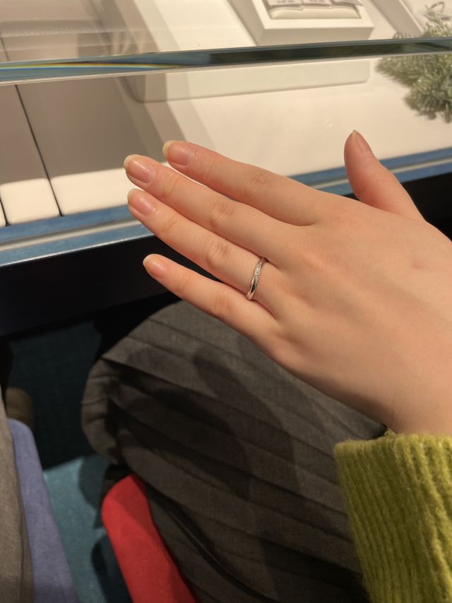 ウェーブでダイヤが入った形