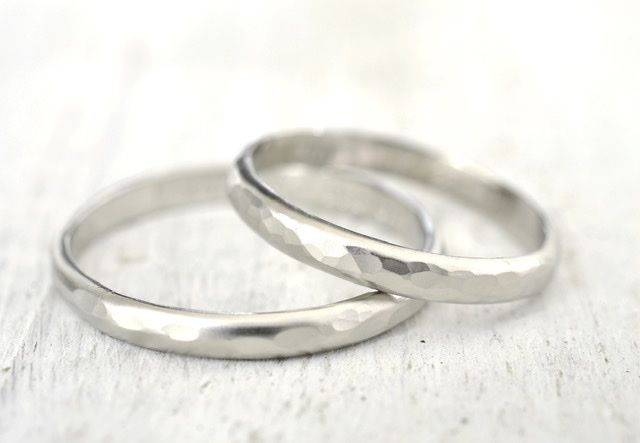 プラチナの槌目デザイン