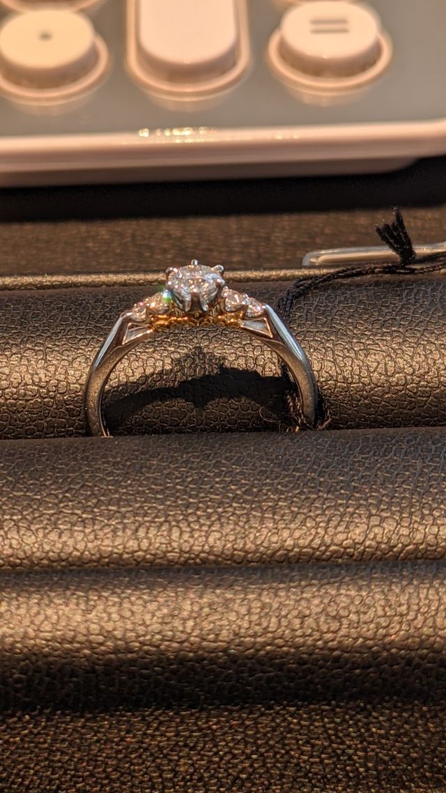 実際に試着するときに撮った写真です