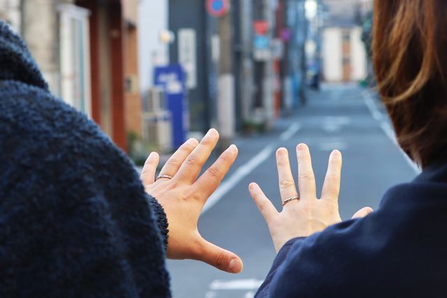 スタッフの方にすすめられて外で撮影して頂きました！