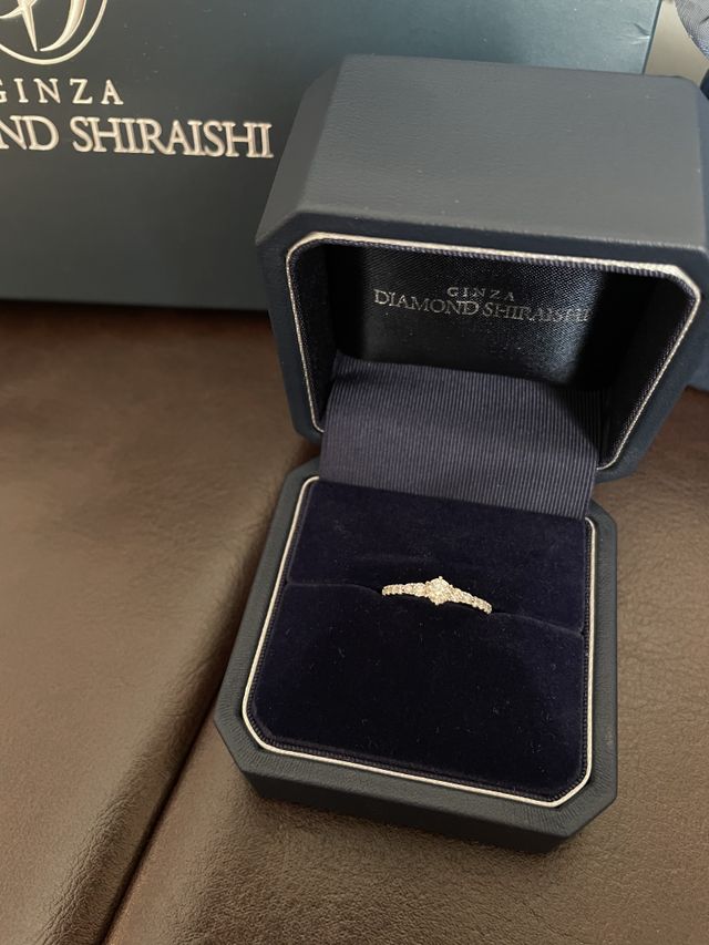 指輪をパカっとした時の様子。