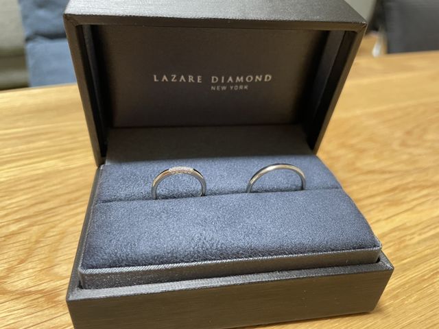 指輪をリングケースに入れて撮影しました。