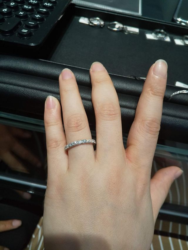 ハーフエタニティリング試着