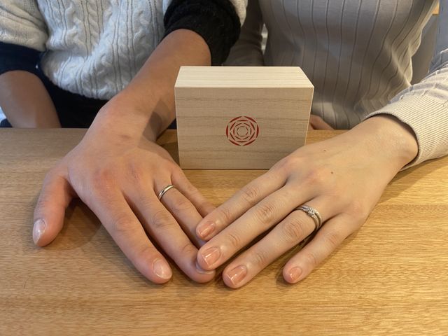 結婚指輪を受け取りに来ました。とてもすてきです。