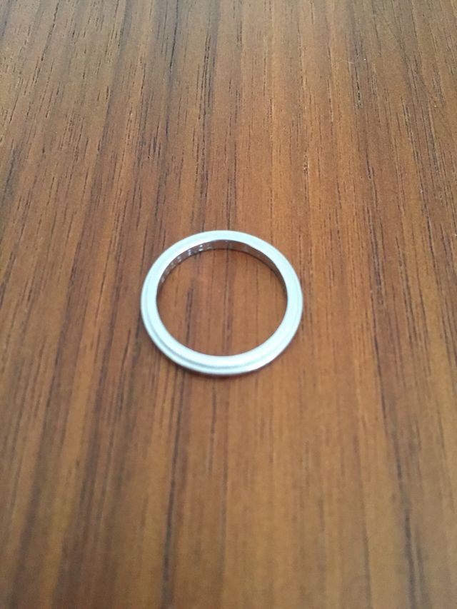 指輪の平置き。