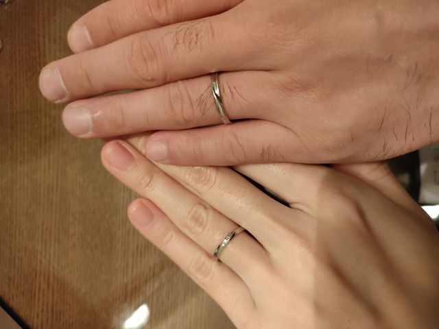 ねじれたデザインがお揃いで、とっても気に入っています！