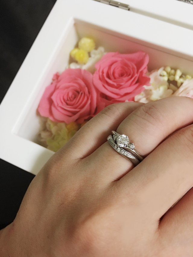 婚約指輪:リアントゥール 結婚指輪:リーフインザブリーズ