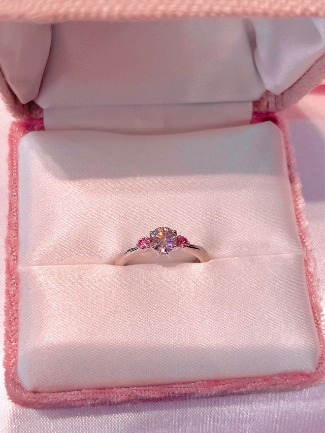 ピンクダイヤが濃くてかわいいです