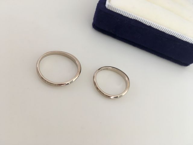 少し曲線のあるデザインです。