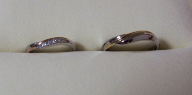 ペアのマリッジリング