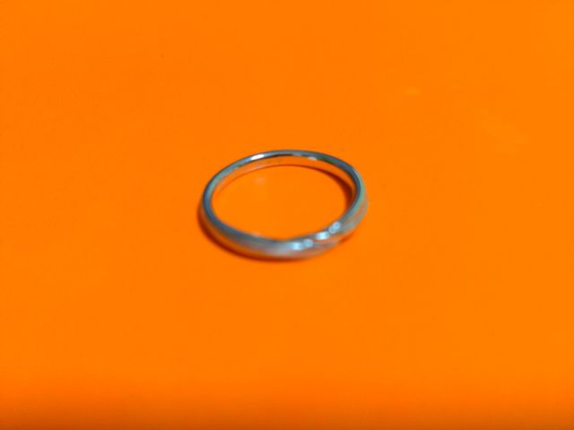 指輪の内側が滑らか加工で指にひっかかりがありません。