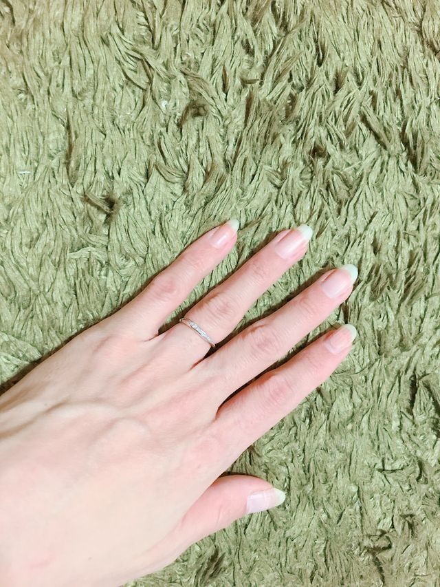 細身ですがダイヤモンドで存在感があり､上品です。